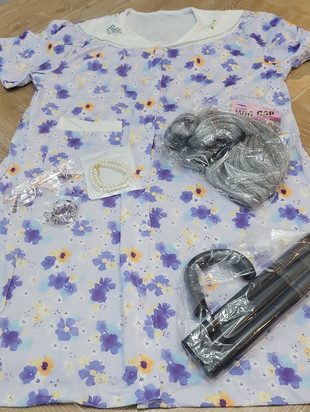 Old Lady Costume Kit Accesories XXL Nightgown, Wig, Glasses, Cane, Jewelry